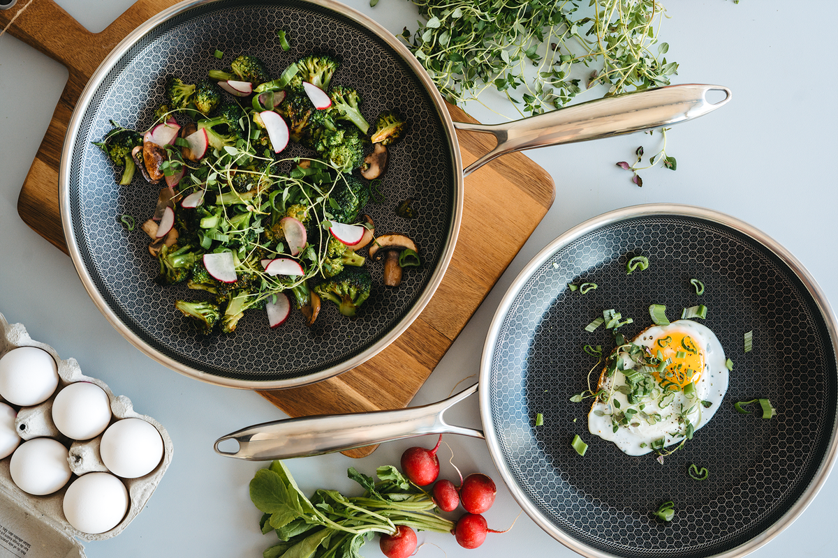 Jak dbać o swoją nieprzywierającą patelnię hybrydową ONYX Cookware