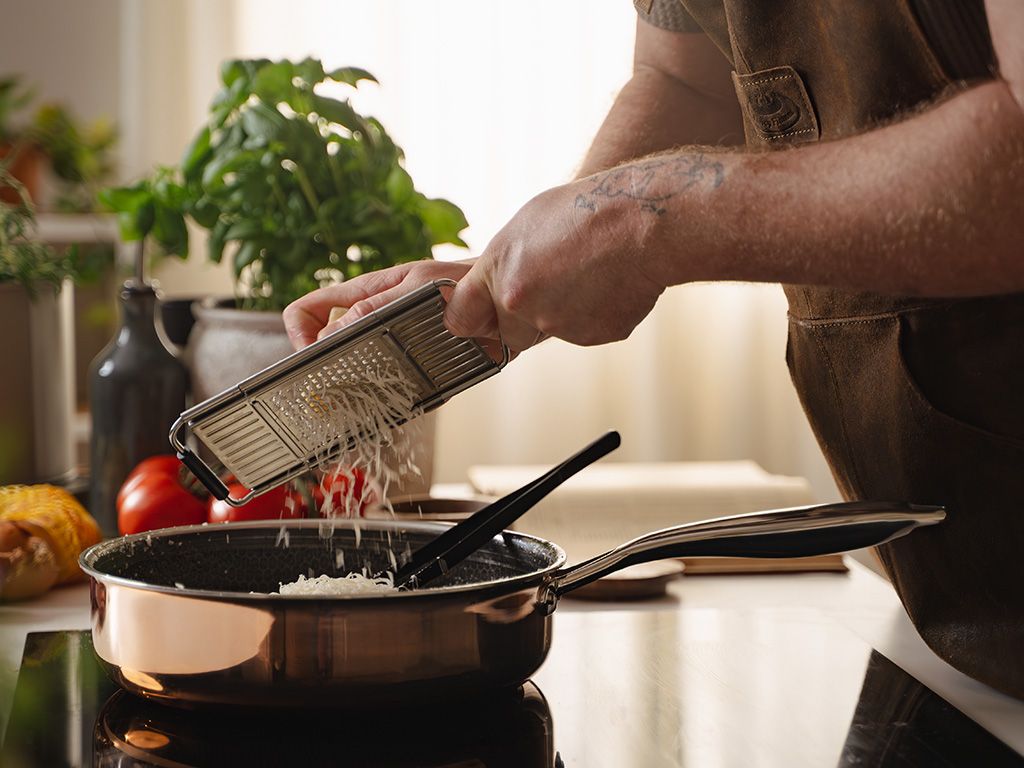MIEDZIANA PATELNIA HYBRYDOWA TYPU SAUTÉ NON-STICK 26 CM - 3