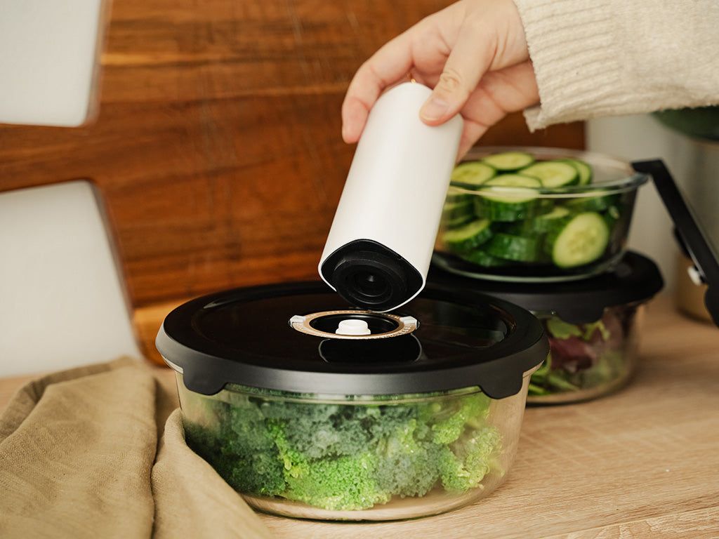 OKRĄGŁY SZKLANY POJEMNIK VACUUM – 930 ML