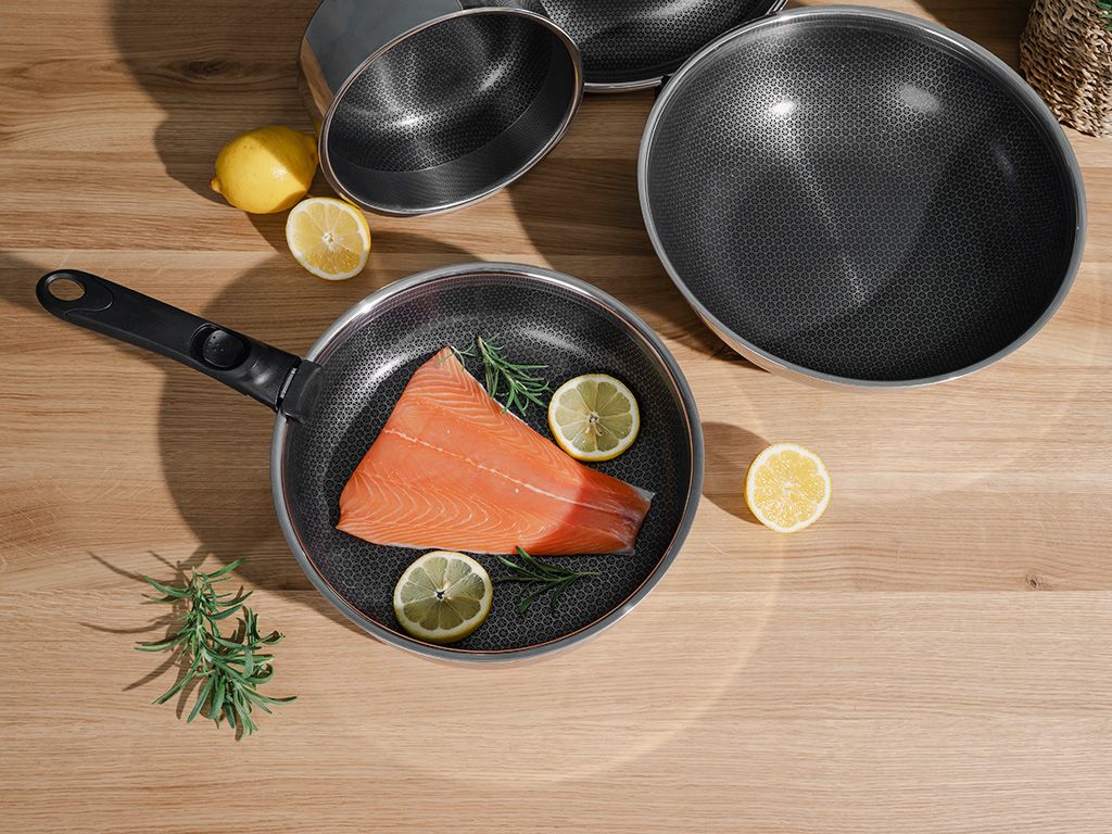 SADA PÁNVIČEK S ODJÍMATNÝM RUKOJETEM 30CM
