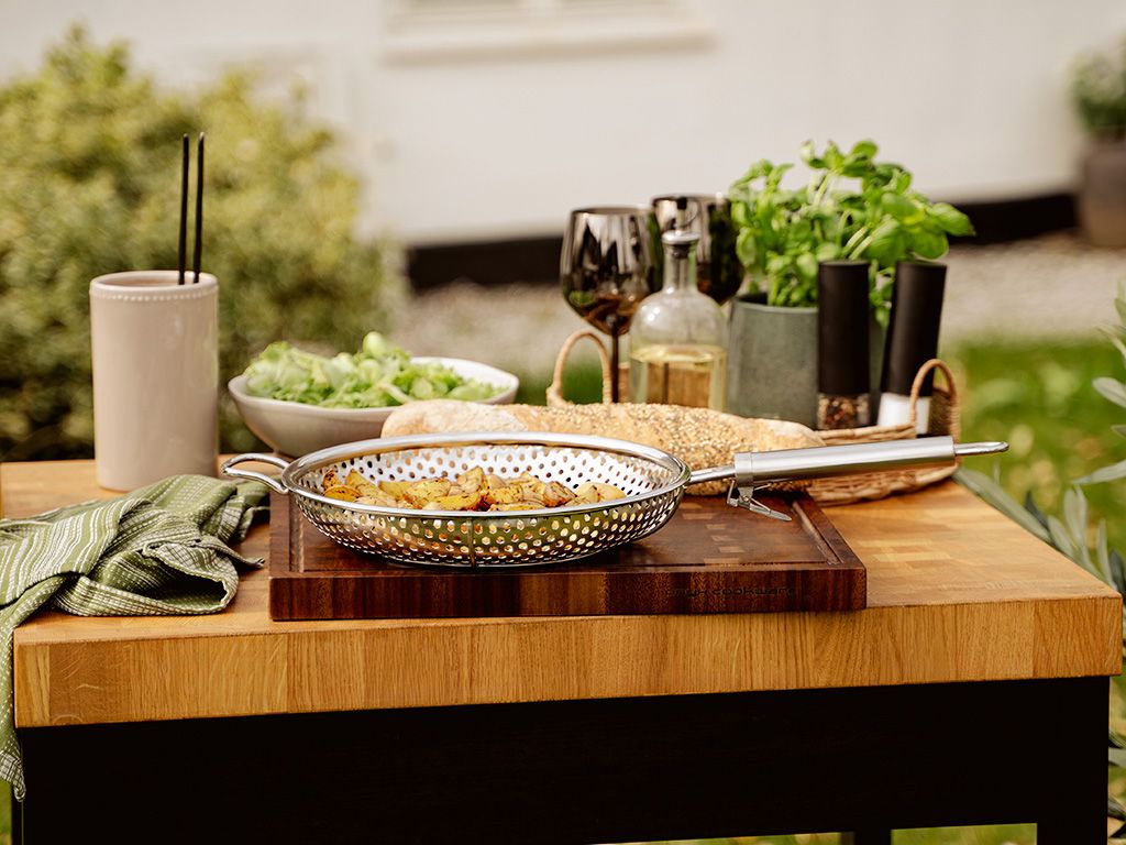 PATELNIA GRILLOWA BBQ Z ODNACZANYM UCHWYTEM 28 CM