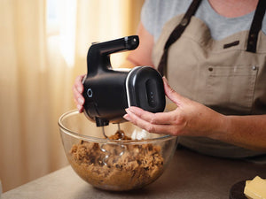 BEZPRZEWODOWY RĘCZNY MIKSER Z PAKIETEM BATERII - 7