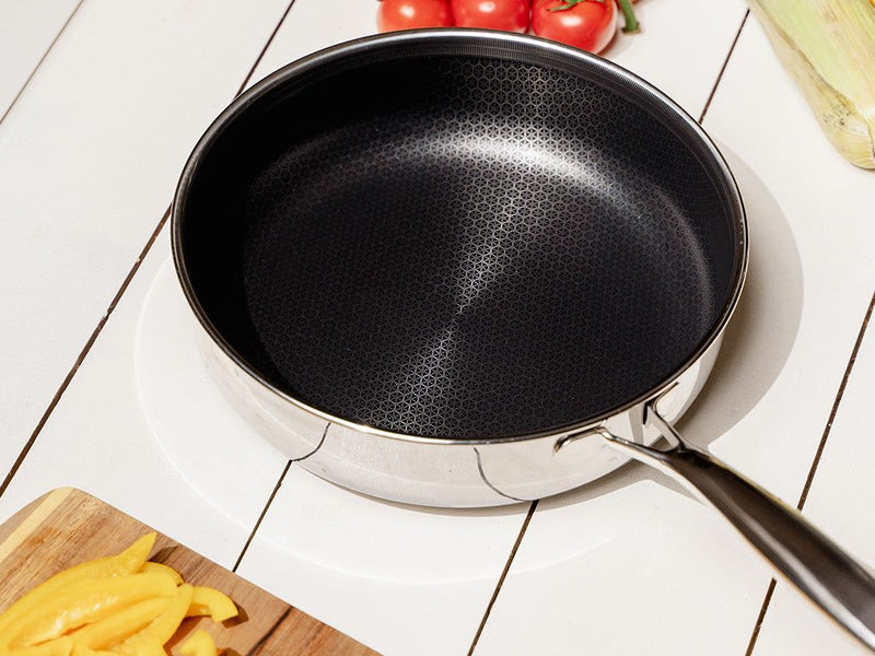 GARNEK NA SAUTE 26CM